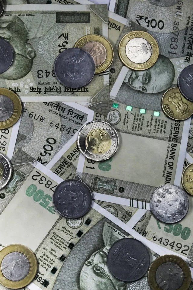 Онлайн или офлайн МФО: что выбрать безработному